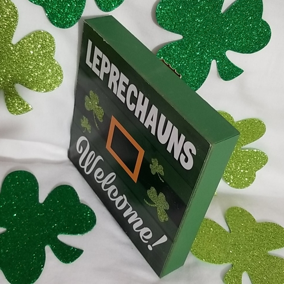 🍀NEW "Leprechauns Welcome" Distressed Wood Home Decor - Picture 8 of 17